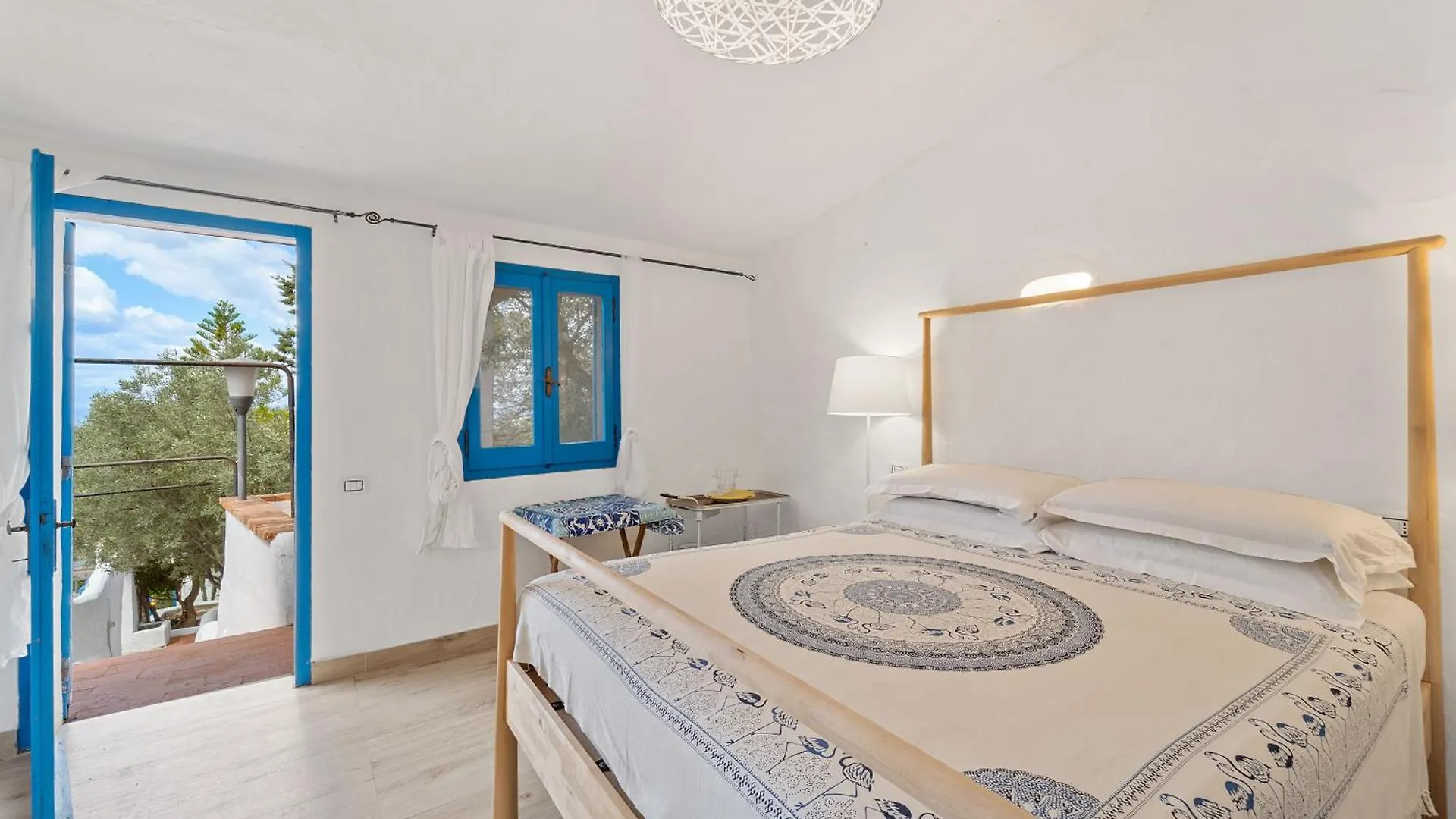 Suite Paradiso Quartu SantʼElena Chata