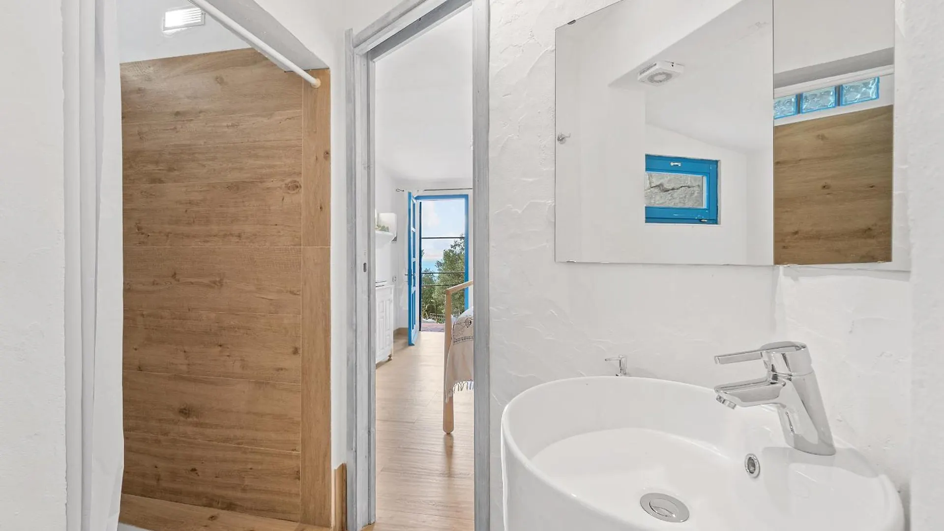 Suite Paradiso Quartu SantʼElena 0*,