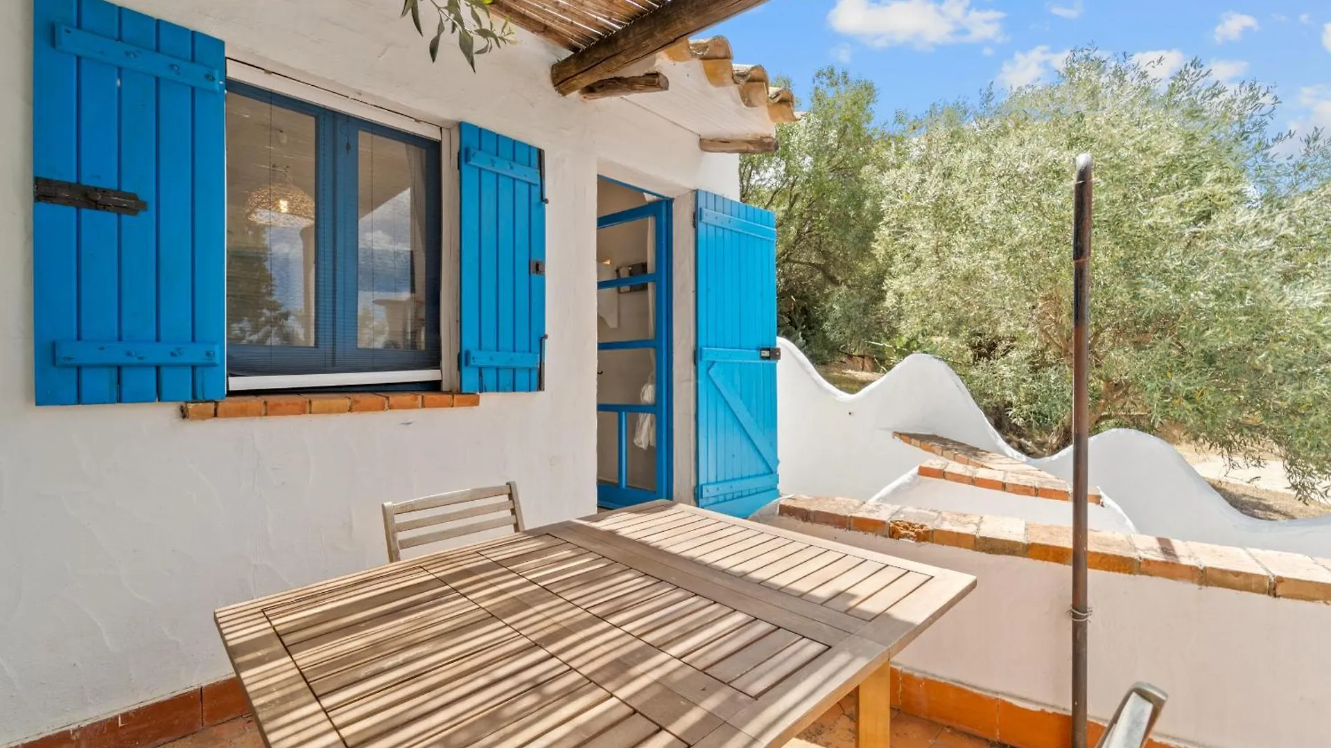 Suite Paradiso Quartu SantʼElena Chata